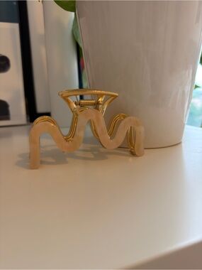 BKIND Gold Hair Claw Clip